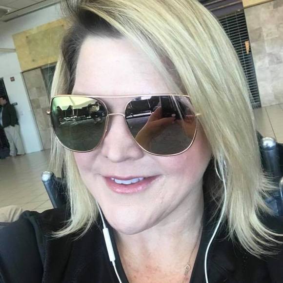 Meet your Posher, Melanie - Picture 1 of 1